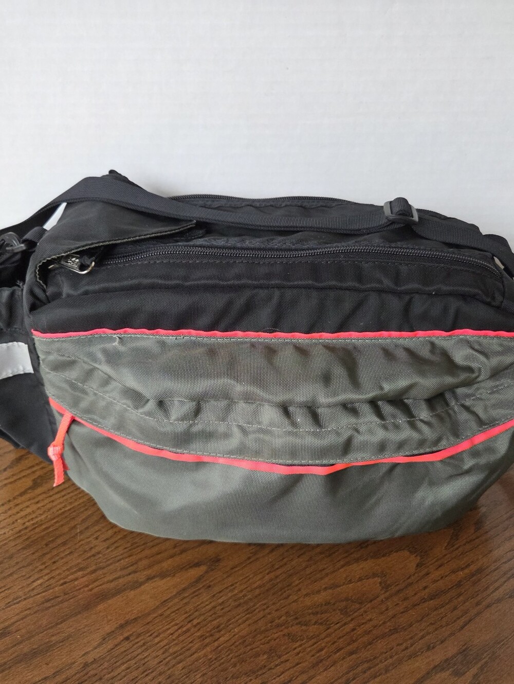 VTG Novara by REI Cycling Rear Rack Trunk Bag/Pack Olive Green/Black 12x7x5 EUC